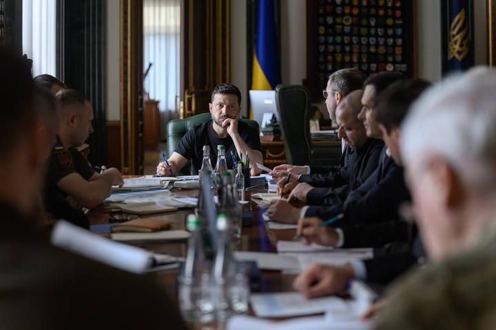 Зеленський назвав нові сфери відповідальності Умєрова і Клименко