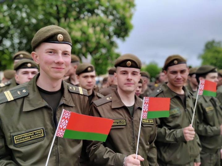Військові