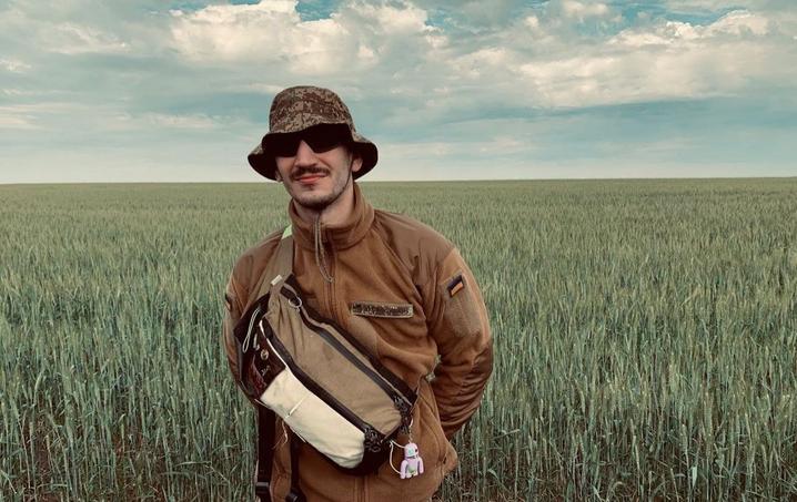 “Найкрасивіші вуса цієї країни!” “Шелтер” дізнався подробиці про загиблого на фронті Віталія Капранова – сина одного з братів Капранових
