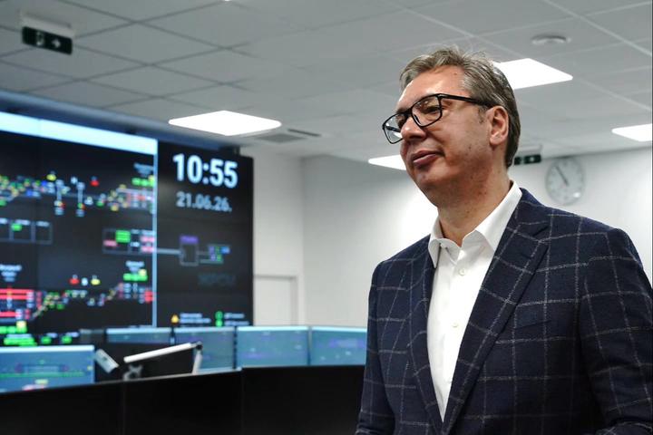 Президент Сербії оголосив про свою відставку найближчими тижнями та дострокові президентські вибори