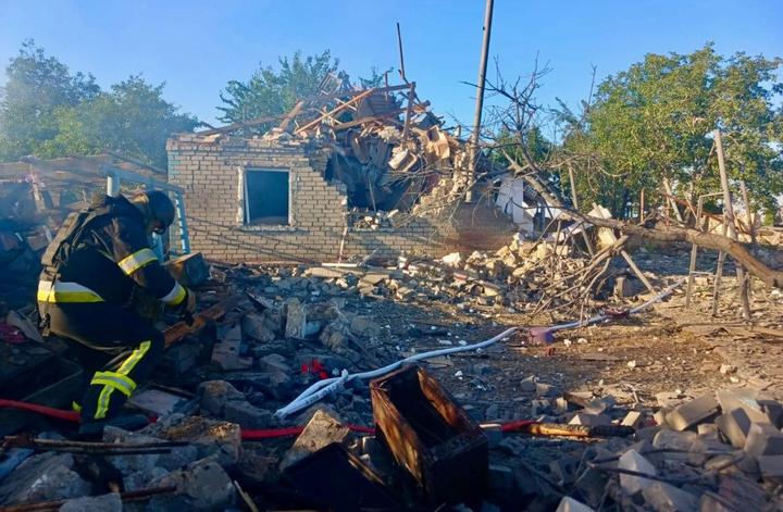 Росія вдарила КАБами по будинках на Херсонщині: загинула літня жінка, є поранені