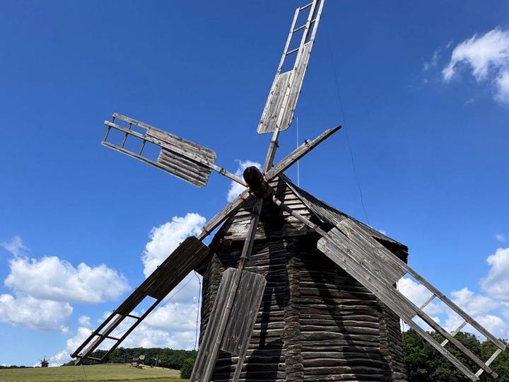 Український стародавній вітряк
