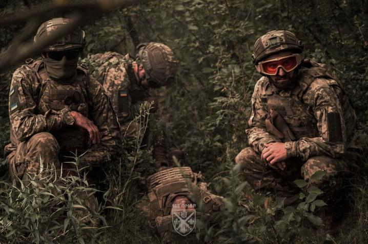 Українські військові
