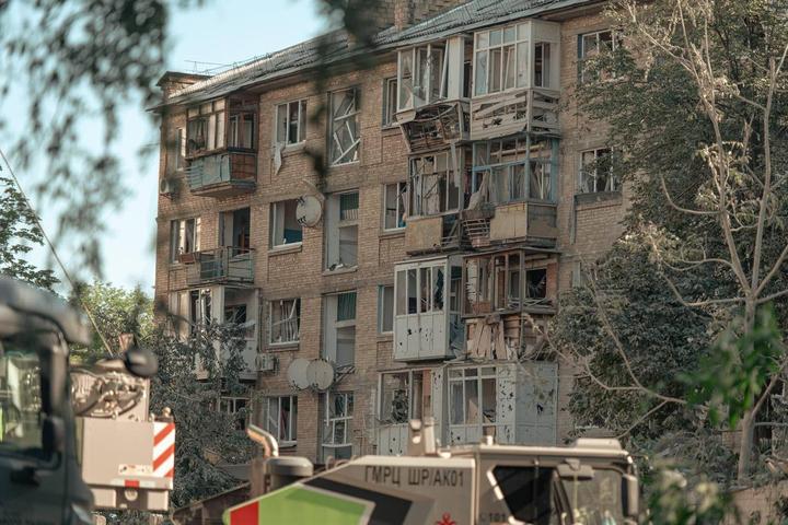 02.07.2026 Зруйнована будівля в Києві внаслідок атаки РФ