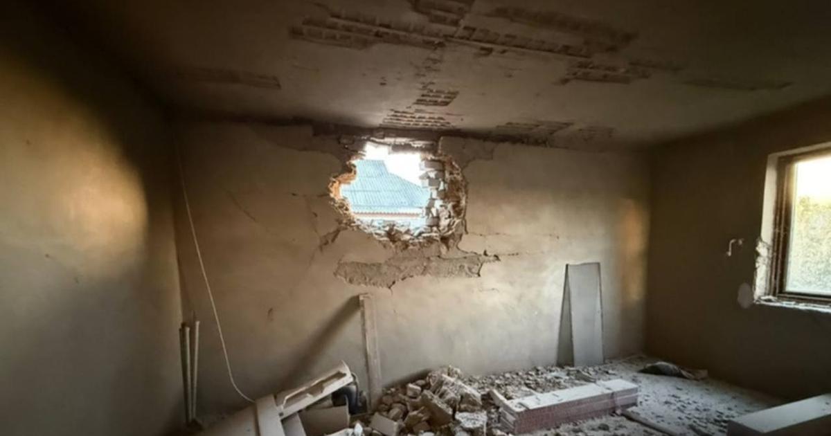 Обстріли Харкова та області: окупанти пошкодили залізницю, підприємство та житлові будинки