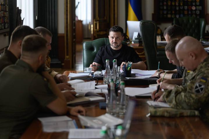 Зеленський після наради щодо дипстрайків заявив про оновлення переліку пріоритетних цілей на території Росії
