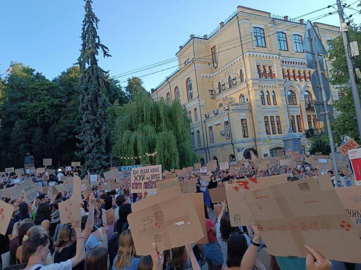 В Києві, Одесі, Харкові та інших містах тисячі людей вийшли на мітинги проти відставки Михайла Федорова