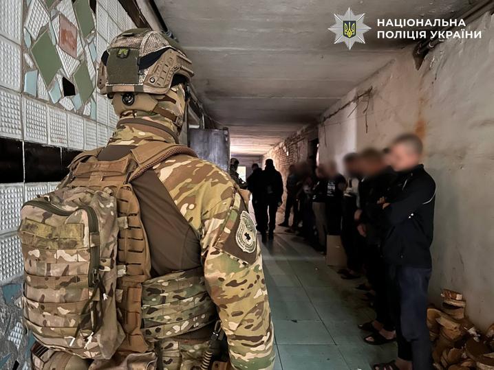 Київ Викриття схеми трудового рабства