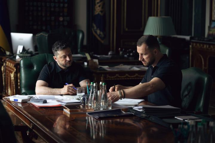 25.06.2026 зеленський хмара