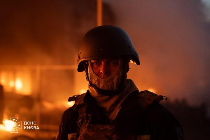 Українські рятувальники здійснили понад 1300 виїздів на ліквідацію наслідків атак Росії цього тижня