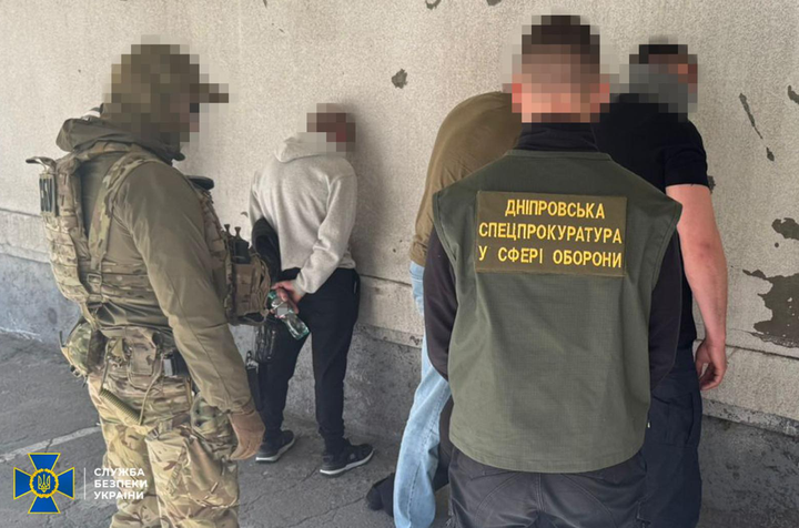 У Дніпрі затримали працівника ТЦК за хабар у $1500