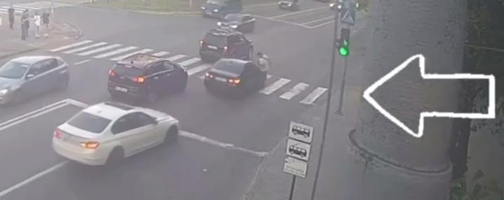У Львові дві BMW збили батька з 8-річною донькою: поліція відкрила кримінальне провадження