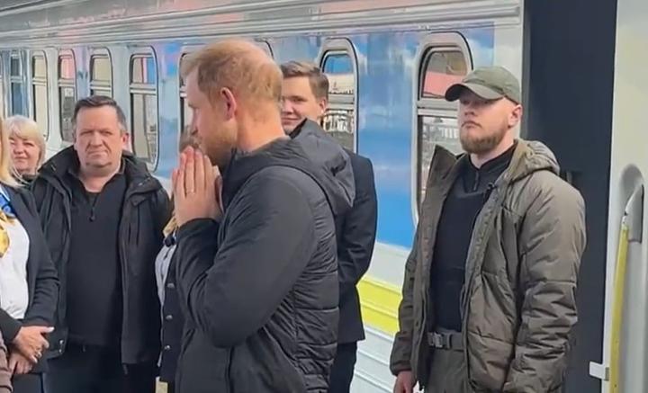 Принц Гаррі здійснив несподіваний візит до Києва – що відомо (відео)