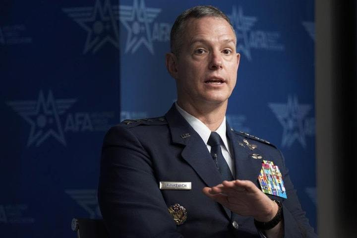 Алексус Грінкевич