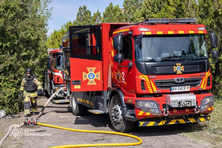 Рятувальники ліквідовують наслідки обстрілу