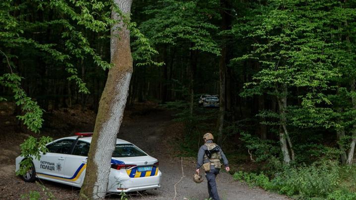 На Закарпатті чоловік стріляв у поліцейських під час затримання