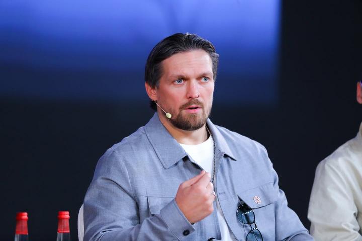 Усик відповів, чи балотуватиметься в президенти України