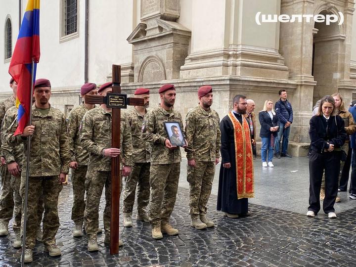 Львів Прощання з колумбійським воїном "Оніксом"