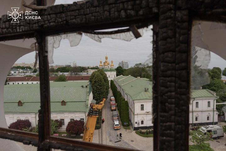 Київ Ліквідація наслідків обстрілу