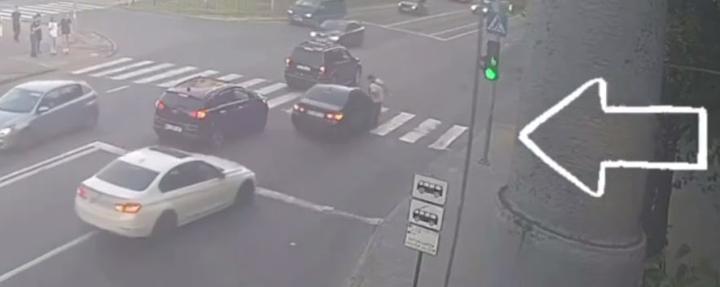 У Львові дві BMW збили батька з 8-річною донькою: поліція відкрила кримінальне провадження