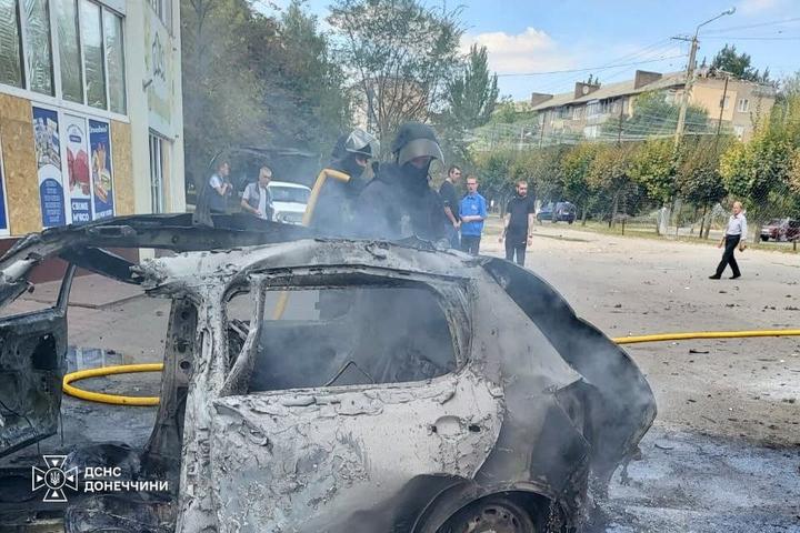 Влучання ворожих дронів у цивільні автівки