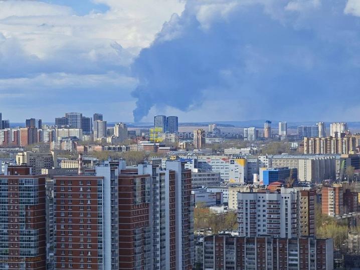 Дрони уразили НПЗ в Орську: над Перм'ю здійнявся густий чорний дим (фото, відео)
