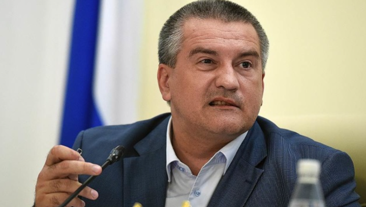 Кремль планує прибрати гауляйтера Криму Аксьонова через кризу на півострові, – “АТЕШ”