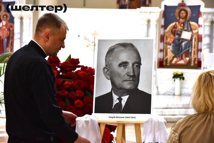 Андрій Мельник