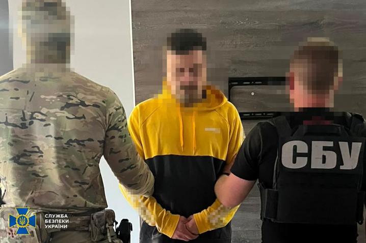 СБУ затримала агента ФСБ, який з вікна автобуса коригував удари по трасі Полтава – Харків