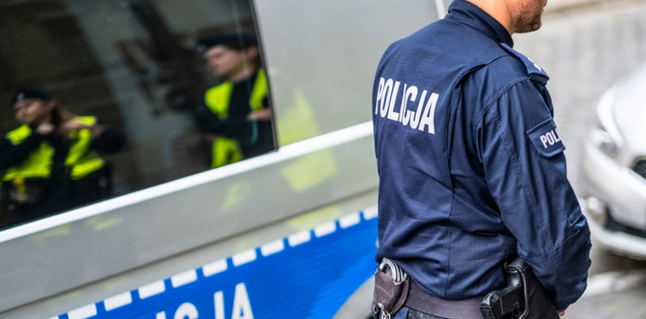 У Варшаві українській дівчині вибили зуби через акцент: мати звернулася до поліції