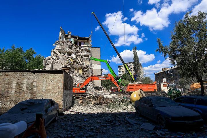02.07.2026 Зруйнована будівля в Києві внаслідок атаки РФ