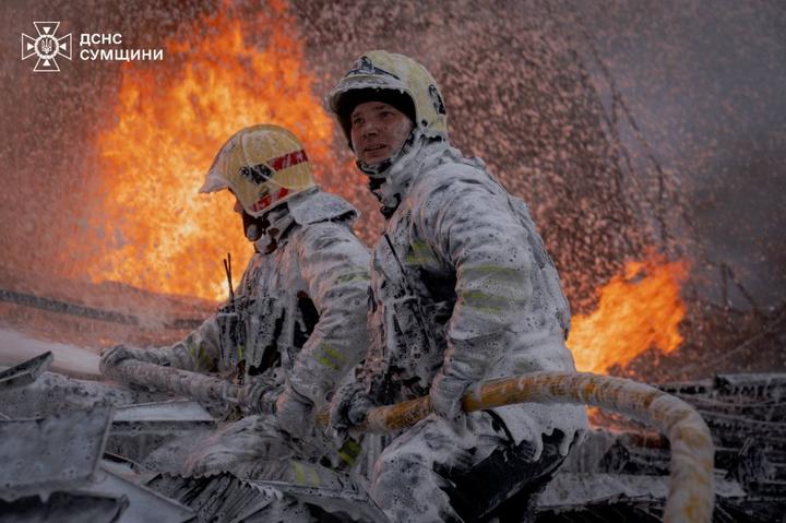 Ворог атакував Суми: рятувальники опинилися під повторним ударом БПЛА – що відомо