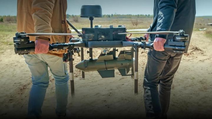 В Україні презентували керовані боєприпаси Firefly із захистом від РЕБ