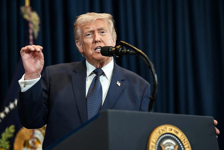 Трамп обізвав Байдена дурнем за те, що фінансово допоміг Україні