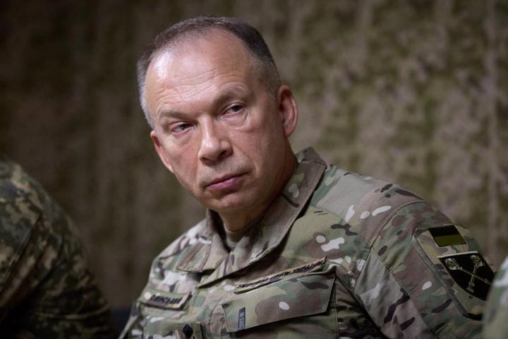 Росія терміново розгортає ще 4 полки, 24 дивізіони та 162 батареї для протидії нашим ударним безпілотникам, – Сирський