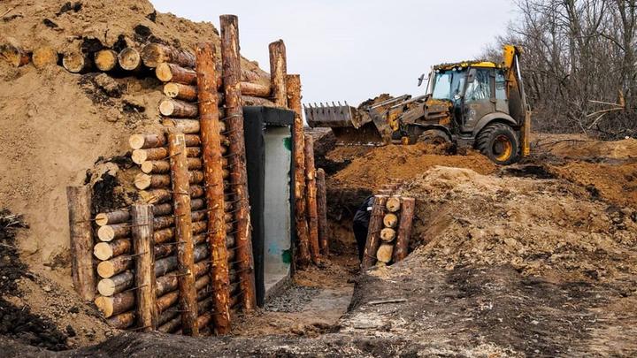"Навіть з космосу видно": в Україні будують суцільну лінію оборони від Київського водосховища до Сум