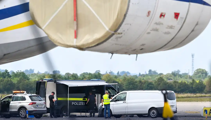Німеччина спростувала інформацію про боєприпаси на літаку Ан-124 в Лейпцигу