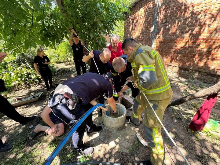 Порятунок дитини на Харківщині: надзвичайники дістали 4-річного хлопчика з глибокого колодязя