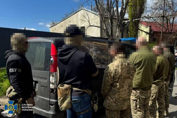 СБУ нейтралізувала в Одесі організоване злочинне угруповання, до якого входили співробітники місцевого ТЦК