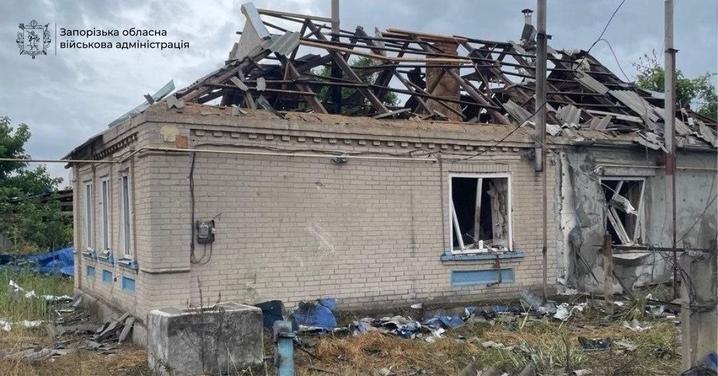 Майже тисяча ударів за добу: на Запоріжжі внаслідок ворожих обстрілів є загиблий та поранений