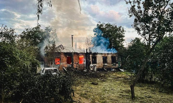 Будинок у Лозовій, де машкала родина загиблої 10-річної дівчинки