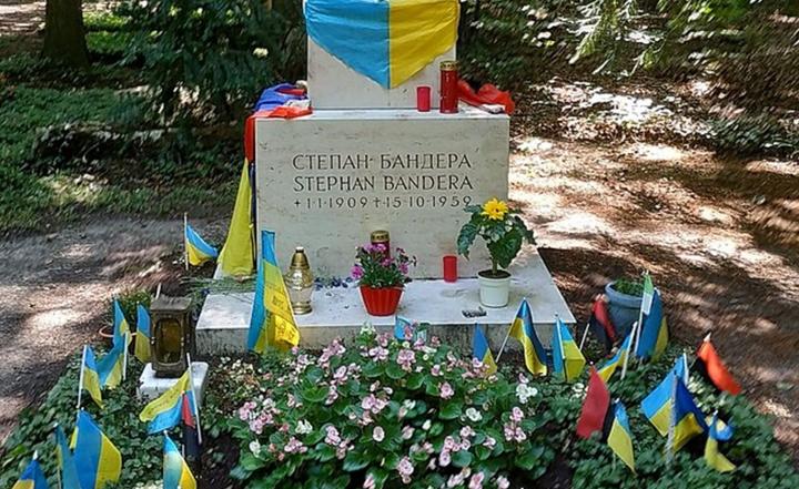 23 травня Могила Степана Бандери в Німеччині