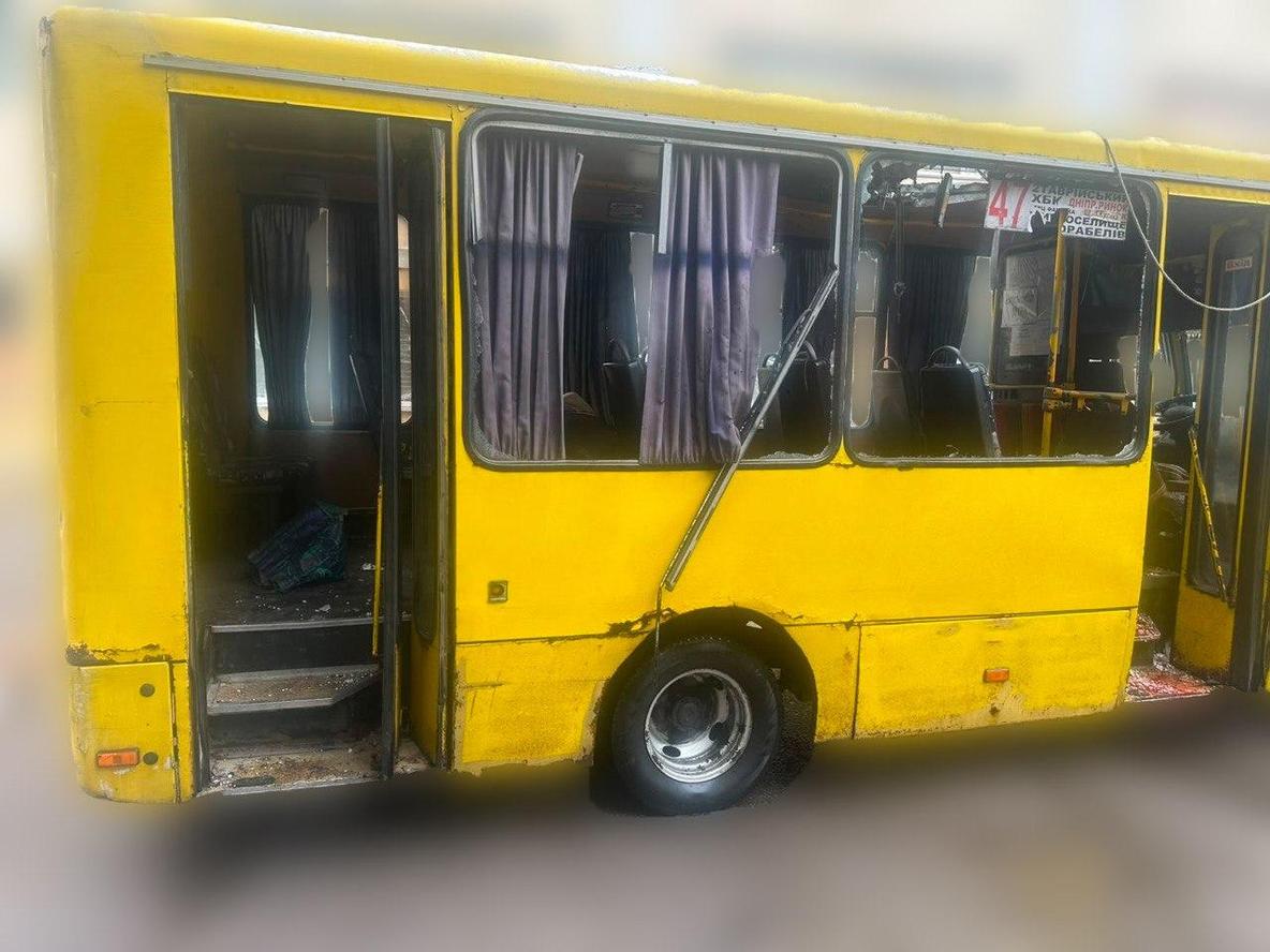 Russian occupiers attacked a minibus in Kherson with a drone: there are fatalities and injuries
