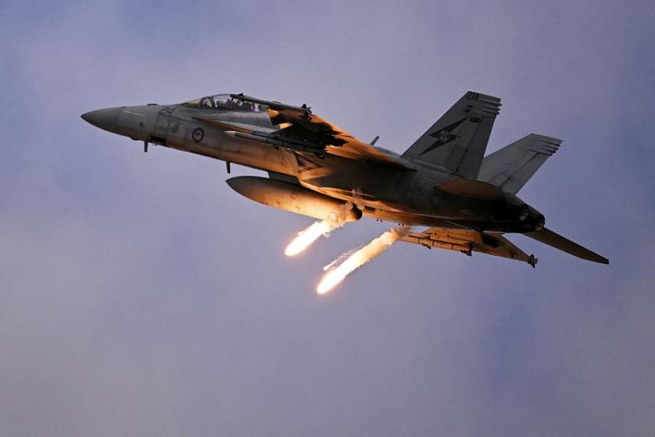 У США під час авіашоу зіткнулись два винищувачі EA18-G