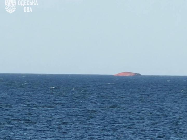 Іноземне судно, атаковане російськими ракетами, затонуло у Чорному морі біля Одещини