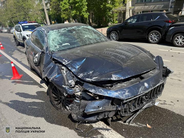 У Києві затримали водія Maserati, який напідпитку спричинив ДТП із потерпілим