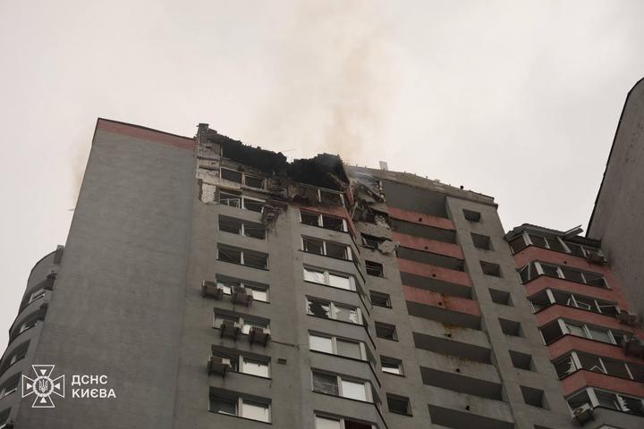 Київ Влучання дрона по багатоповерхівці