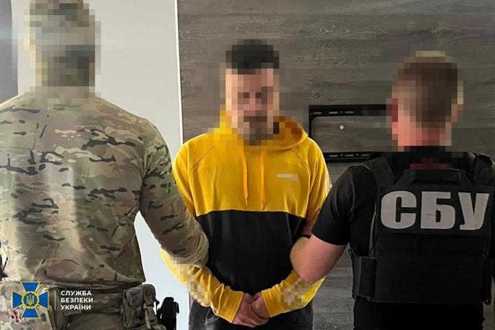 СБУ затримала агента ФСБ, який з вікна автобуса коригував удари по трасі Полтава – Харків