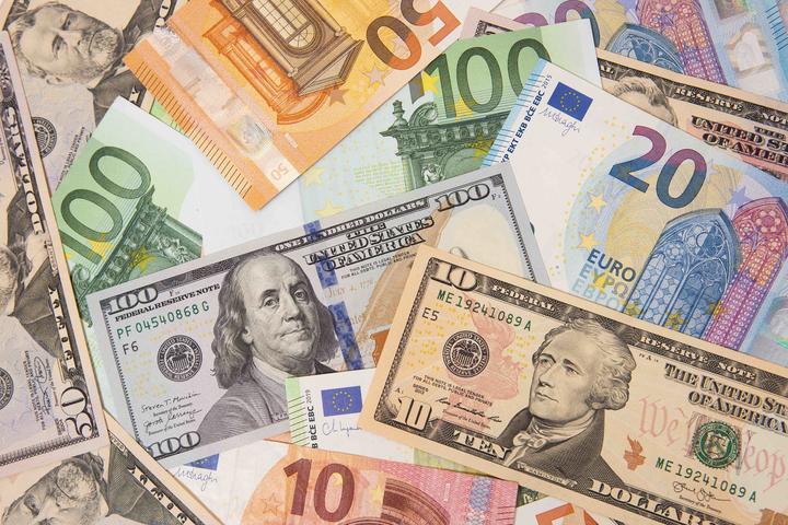 Євро знову встановив історичний максимум в Україні