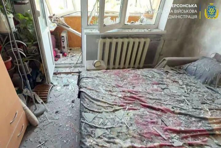 Херсон і область під ворожими ударами: одна людина загинула, дев’ять поранених
